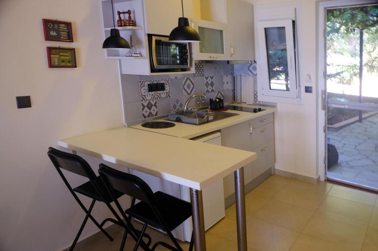 Mathesi Apartment Balcony 엘리아 외부 사진